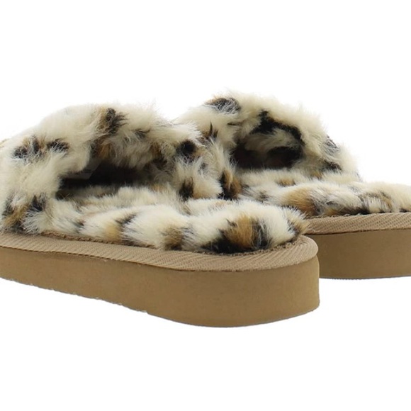 Minnetonka Lyla Girls' Toddler-Youth Slip On Slippers - Picture 2 of 6